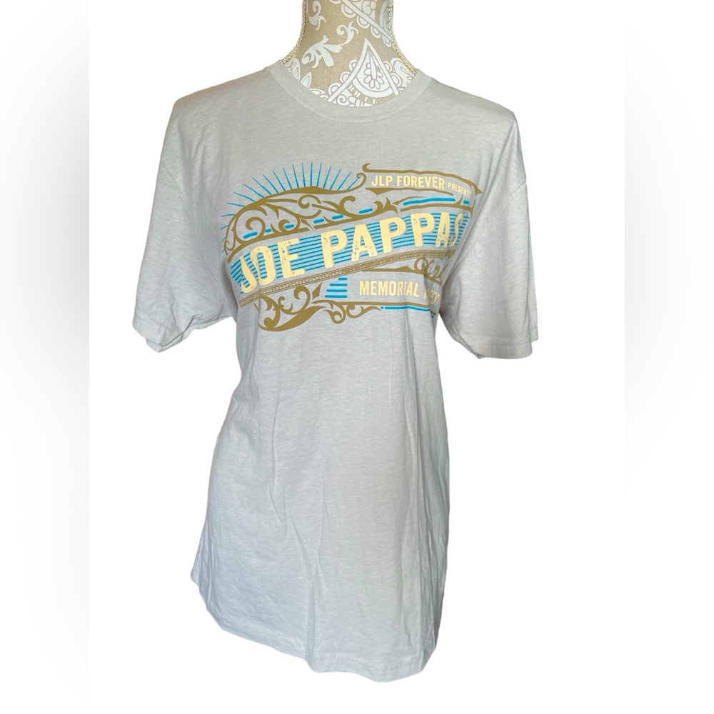 Joe Pappas Print Blue Grey Tshirt Women’s Size Large